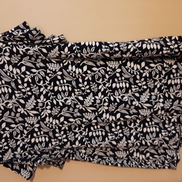 Ann Taylor Xl Floral Print Top - Picture 3 of 4